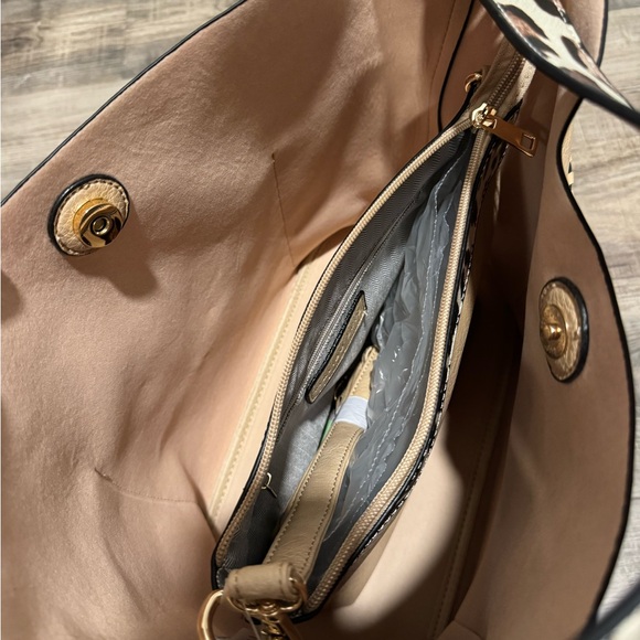 Tan Leopard Print Women's Bag - Picture 6 of 8